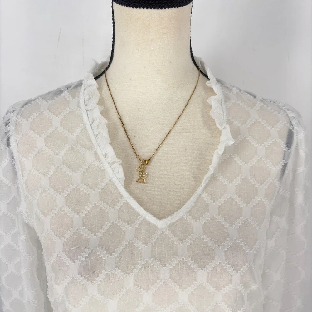 Banana Republic White Sheer Textured Blouse Ruffle V Neck Long Sleeve‎ XS